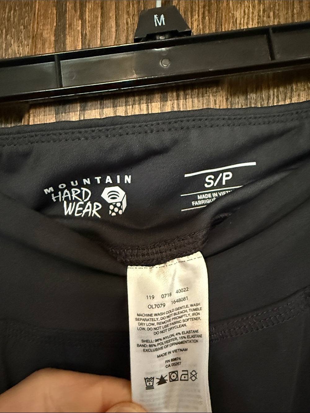 Mountain Hardware Black Athletic Zip Pocket Leggings Small - Picture 2 of 10